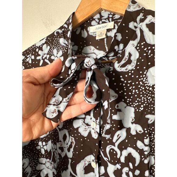 Tyler Boe Size 8 Button Up Brown Blue Floral Womens 100% Silk Blouse - Picture 2 of 11